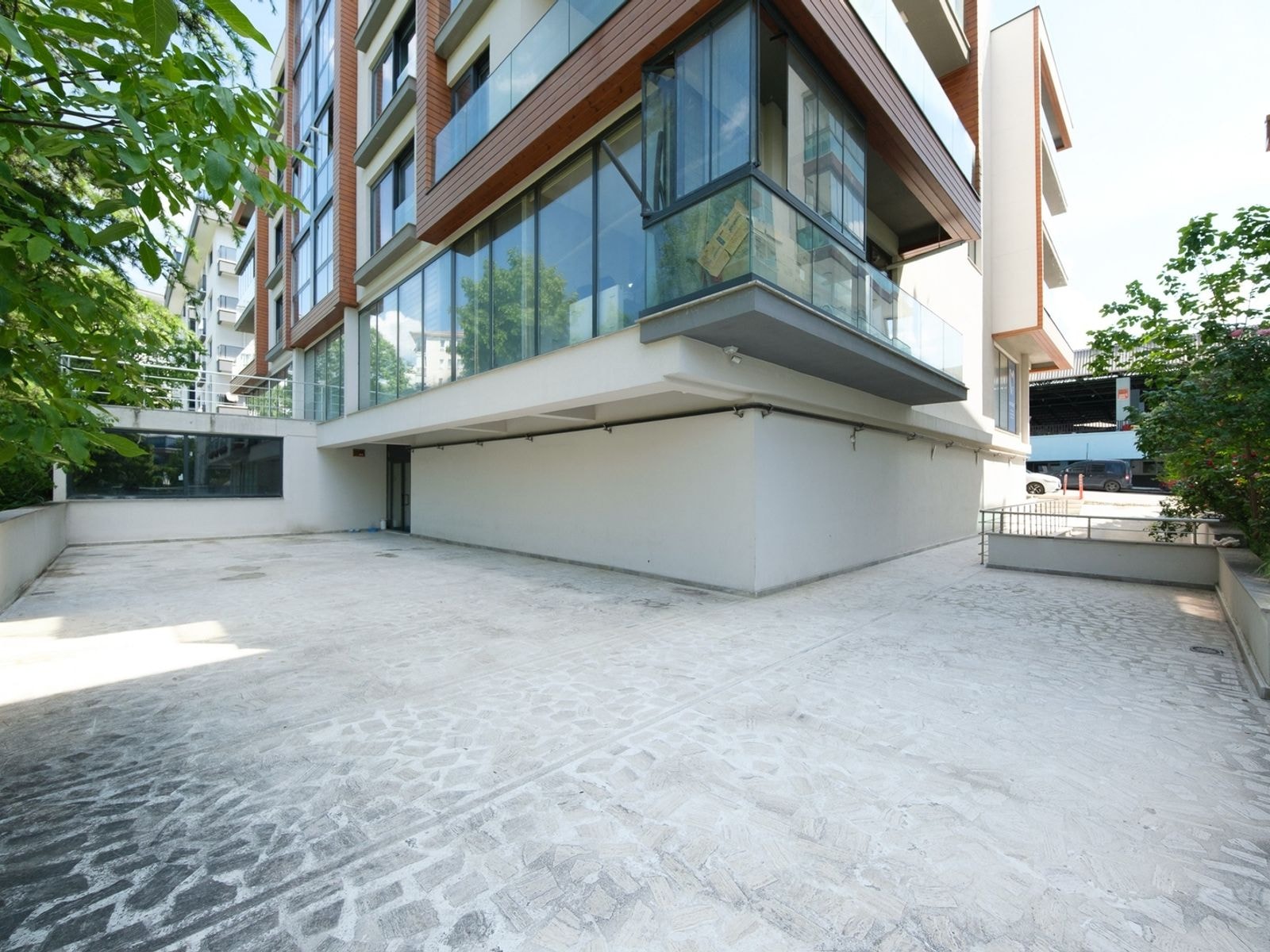 DİKMEN PAZAR YERİ KARŞISINDA SATILIK SIFIR LÜKS 3+1 DAİRE — 2