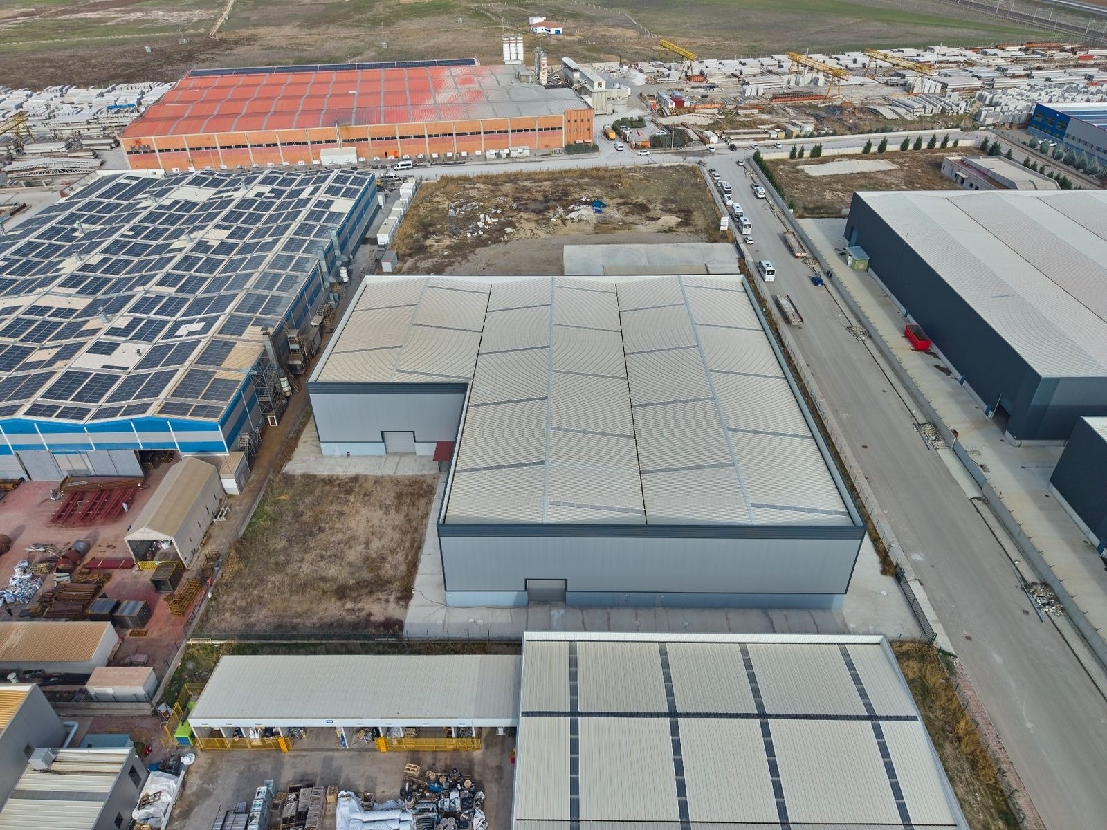 BAŞKENT OSB'DE TAM FATURALI SIFIR FABRİKA — 1
